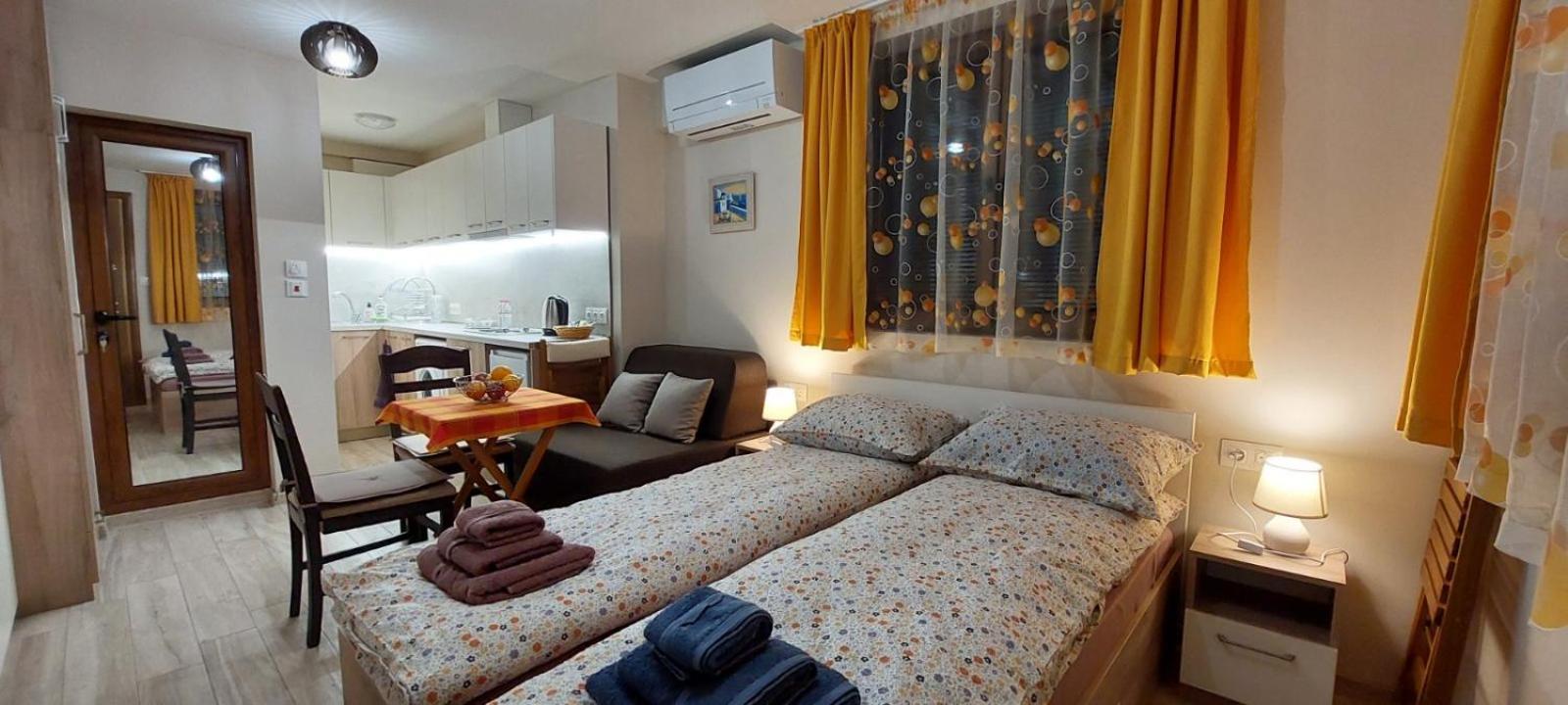 Studio Galileo Burgas Esterno foto